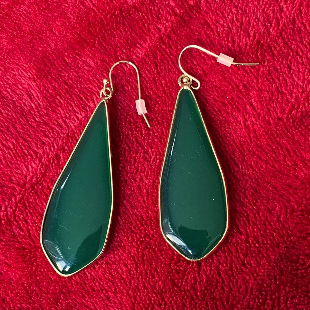 Francesca's Collections Lily Emerald Teardrop Earrings with Gold - Like New
